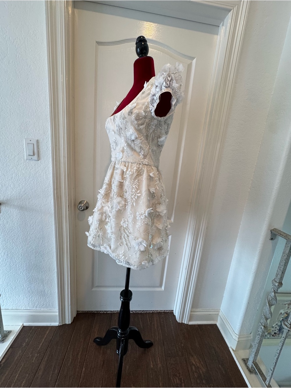 🦄 NWOT Dress the Population Sz S Embellished Ivory Bridal Mini SAMPLE - Picture 15 of 17